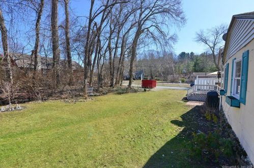 7 Dewey St, Putnam CT  06260-1352 exterior