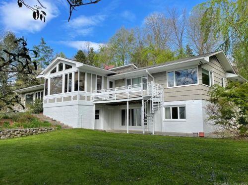 39 Hyland Ave, Woodbury, CT 06798-3923