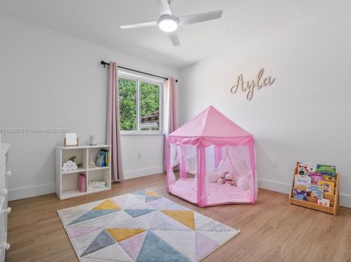 3761 144th Ave, Hollywood FL  33027-3785 exterior