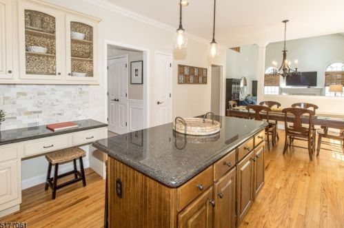 3 Shirewood Dr, Scotch Plains NJ 07076-2513 exterior