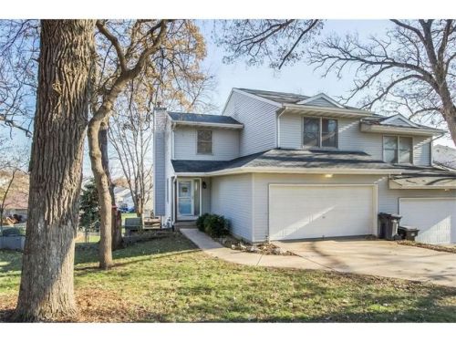 939 23rd Ave, Iowa City, IA 52241-1220