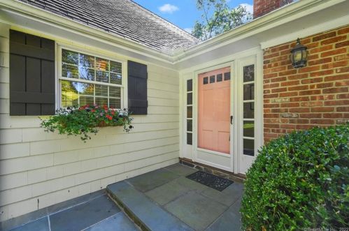 18 Pinecrest Dr, Ridgefield, CT 06877-2517
