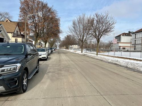 1905 32nd St, Milwaukee WI 53215-2106 exterior