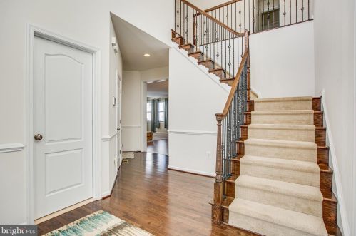 2446 Towering Oak Ct, Locust Grove, VA 22508-3121
