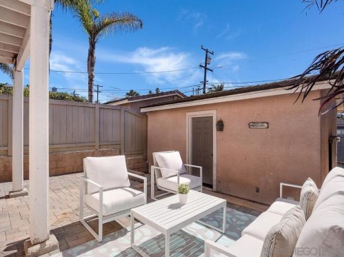 4729 Pescadero Ave, San Diego CA 92107-3541 exterior