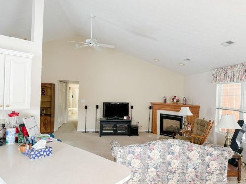 127 Un Rdg Dr, Englewood OH 45322-8773 exterior