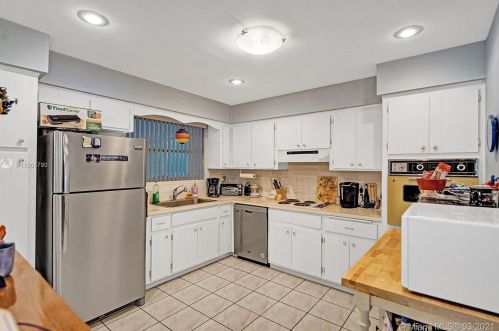 8490 10th St, Hollywood FL  33024-4939 exterior