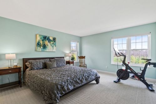 1465 Glen Oaks Ln, Thiensville WI  53092-2954 exterior