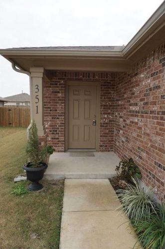 351 Musgrav, Uhland, TX 78640-5489