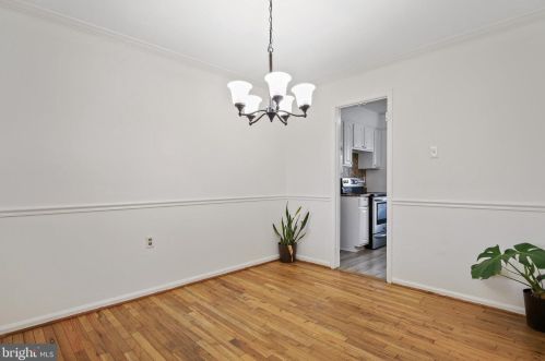 123 Davis Ave, Leesburg VA 20175-3405 exterior