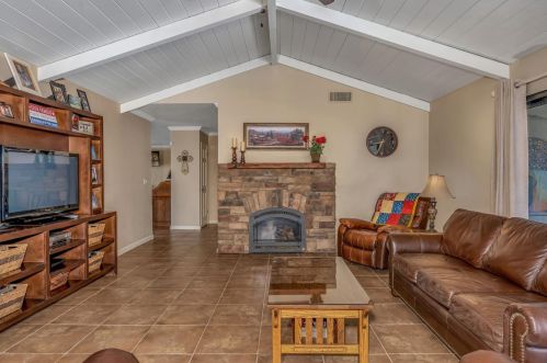 1047 Tyler Ave, Los Banos CA 93635-4839 exterior