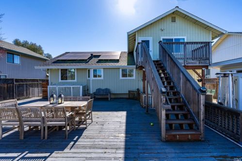 9591 Kristine Way, Windsor CA  95492-8889 exterior