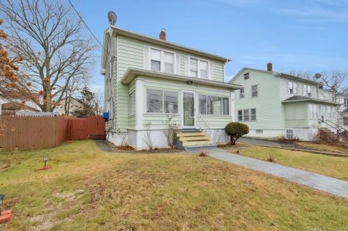 138 Woodbine St, Waterbury, CT 06705-2741