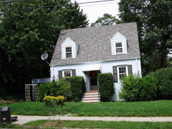 12 Longfellow Rd, Newton, MA 02462-1506