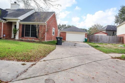 3906 Greenwood Dr, Pearland TX  77584-9220 exterior