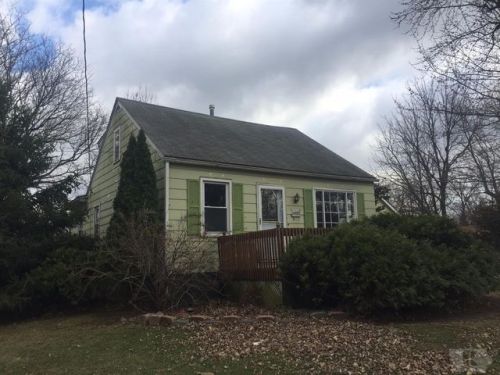 911 10th St, Fairfield, IA 52556-2125