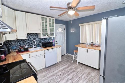 54 Barsalou Ave, Waterbury CT  06705-3514 exterior