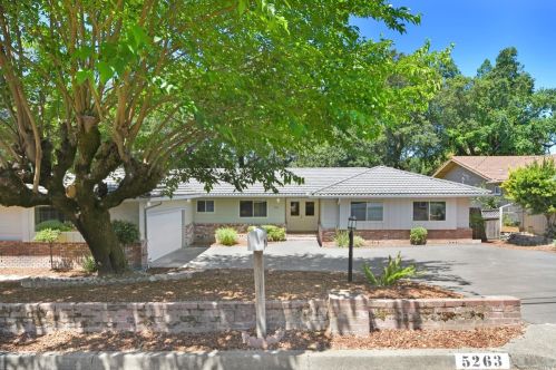 5263 Carriage Ln, Santa Rosa, CA 95403-1351