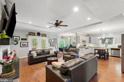 3098 Hamburg Rd, Edinburg VA  22824-3093 exterior