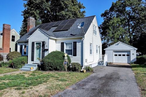 35 Marshall Rd, Manchester, CT 06040-4342