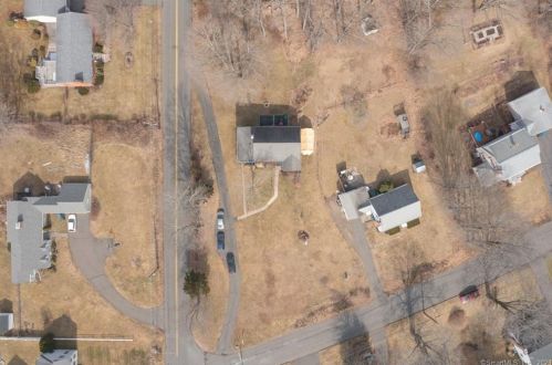 11 Peter Parley Row, Kensington CT  06037-3123 exterior