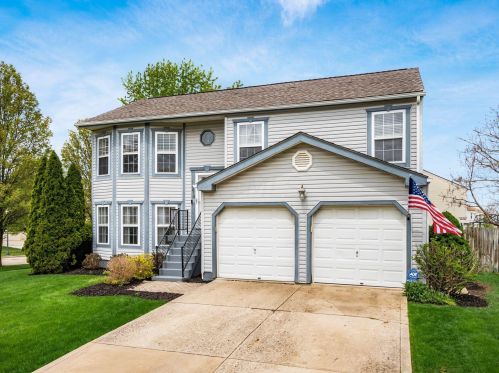 218 Monarch Dr, Pataskala, OH 43062-8923