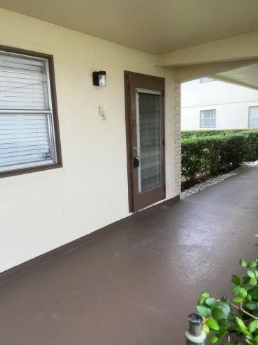 66 Saxony B, Delray Beach FL  33446-1806 exterior