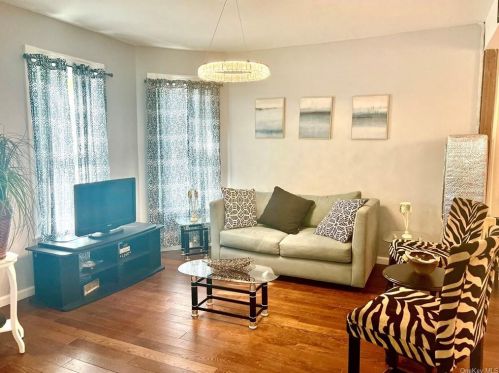 37 Beacon St, Middletown NY 10940-4733 exterior