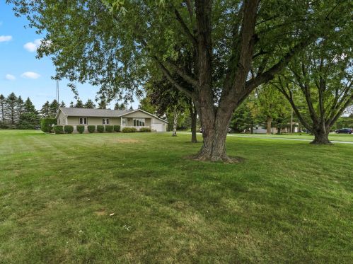 1044 Union Rd, Manitowoc WI 54220-9451 exterior