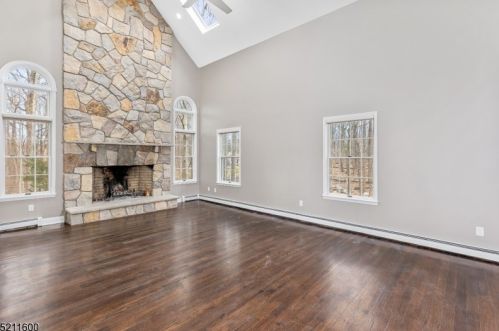 9 Natale Dr, Sparta NJ  07871-3032 exterior