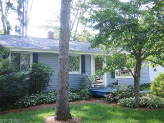7562 Brinmore Rd, Macedonia, OH 44067-2914