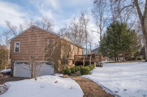 35 Putnam Rd, Northville, CT 06776-5332