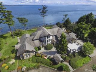 698 Marrowstone Rd, Marrowstone Island, WA 98358-9633