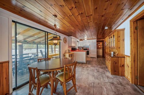 44 Roberts Cove Rd, Wakefield NH  03872-4741 exterior