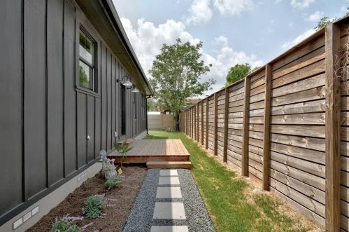 4703 Delores Ave, Austin TX 78721-2001 exterior