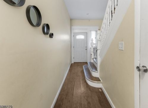 293 Clifton Ave, Newark, NJ 07104-1201
