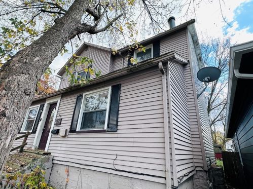 438 Frank St, Hermitage, PA 16146-2412