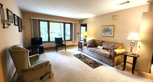 1689 Carriage Ln, Waukesha, WI 53151-1443
