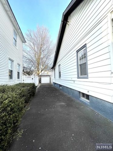 18 State St, Mahwah NJ  07430-1173 exterior
