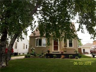 2306 Taft Ave, Toledo, OH 43616-3827