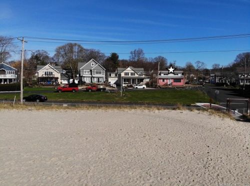 43 Bayshore Dr, Milford CT  06460-7310 exterior