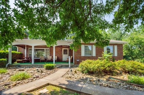119 Hemlock Dr, Canonsburg, PA 15317-2616