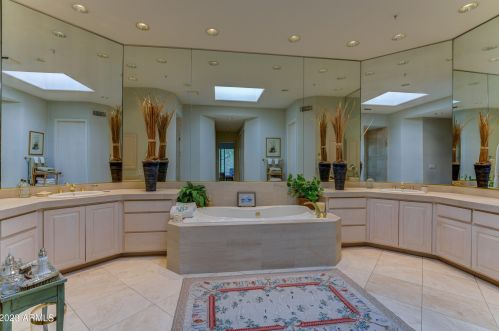 7482 High Pt Dr, Scottsdale AZ  85266-1413 exterior