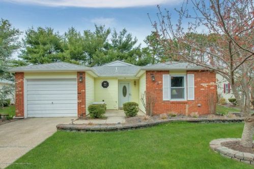 14 Ashford Dr, Bricktown, NJ 08723-7811