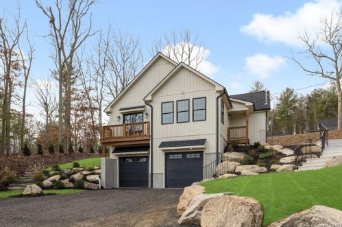 59 Smith Rd, Moosup, CT 06354-1824