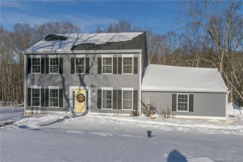 24 Godiva Ln, Coventry, CT 06238-1575