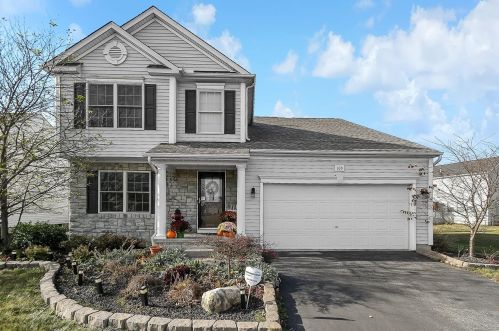 106 Hawksoar Dr, Pataskala, OH 43062-7905