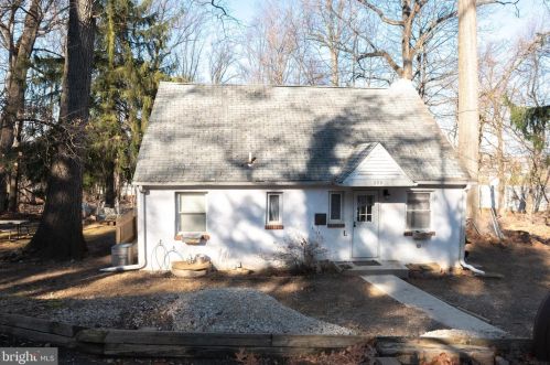 684 Shoemaker Ln, Norristown, PA 19406-3755