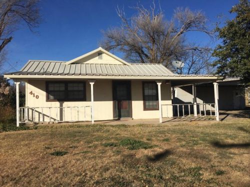 410 4th St, Kress, TX
