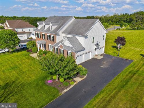 6 Nicole Ct, Swedesboro NJ  08085-3448 exterior